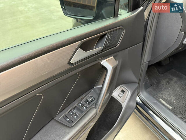 Чорний Фольксваген Тігуан, об'ємом двигуна 1.98 л та пробігом 144 тис. км за 22300 $, фото 11 на Automoto.ua