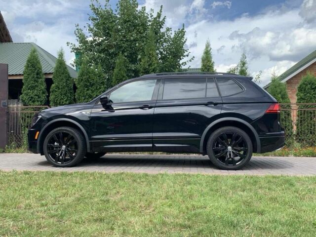 Черный Фольксваген Тигуан, объемом двигателя 2 л и пробегом 23 тыс. км за 37700 $, фото 1 на Automoto.ua