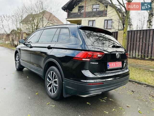 Черный Фольксваген Тигуан, объемом двигателя 2 л и пробегом 40 тыс. км за 17999 $, фото 7 на Automoto.ua