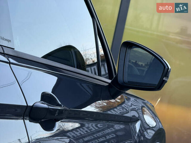 Черный Фольксваген Тигуан, объемом двигателя 2 л и пробегом 165 тыс. км за 29999 $, фото 30 на Automoto.ua