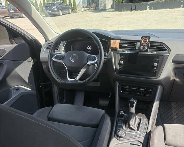 Черный Фольксваген Тигуан, объемом двигателя 2 л и пробегом 114 тыс. км за 34200 $, фото 6 на Automoto.ua