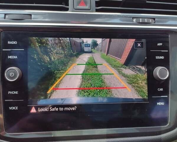 Черный Фольксваген Тигуан, объемом двигателя 2 л и пробегом 27 тыс. км за 25600 $, фото 10 на Automoto.ua