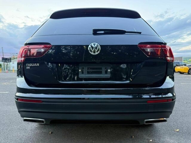 Черный Фольксваген Тигуан, объемом двигателя 2 л и пробегом 19 тыс. км за 5800 $, фото 4 на Automoto.ua