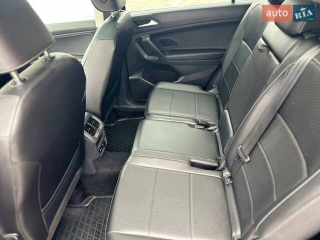 Черный Фольксваген Тигуан, объемом двигателя 1.98 л и пробегом 56 тыс. км за 23500 $, фото 10 на Automoto.ua