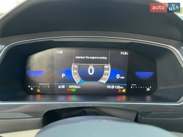 Черный Фольксваген Тигуан, объемом двигателя 2 л и пробегом 49 тыс. км за 25500 $, фото 20 на Automoto.ua