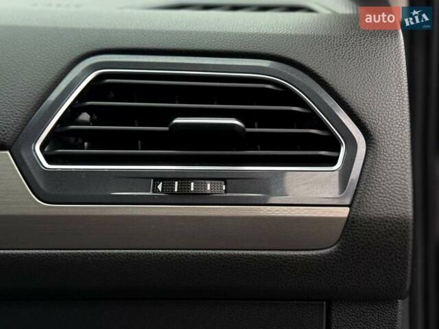 Черный Фольксваген Тигуан, объемом двигателя 1.98 л и пробегом 90 тыс. км за 21500 $, фото 73 на Automoto.ua