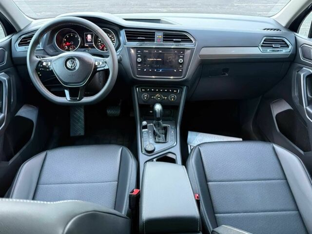 Черный Фольксваген Тигуан, объемом двигателя 2 л и пробегом 19 тыс. км за 5800 $, фото 11 на Automoto.ua