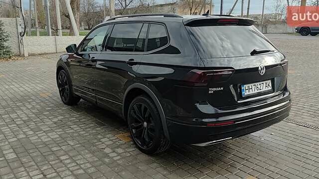 Чорний Фольксваген Тігуан, об'ємом двигуна 2 л та пробігом 123 тис. км за 22500 $, фото 5 на Automoto.ua