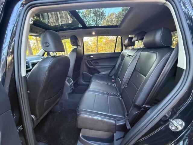 Чорний Фольксваген Тігуан, об'ємом двигуна 2 л та пробігом 26 тис. км за 12300 $, фото 12 на Automoto.ua