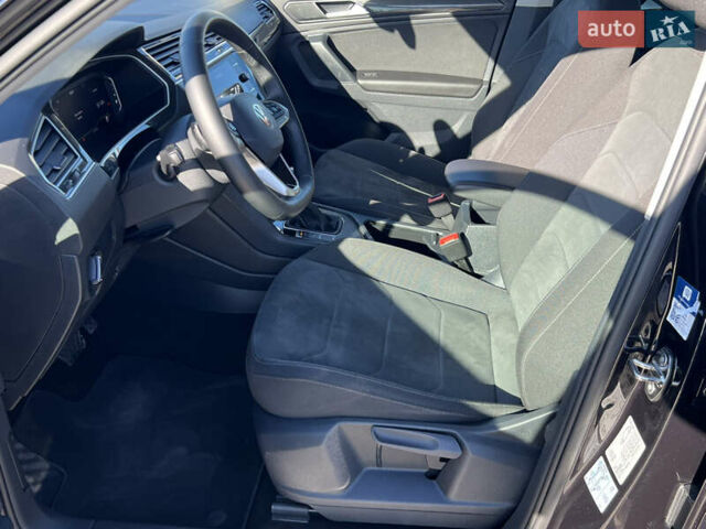 Чорний Фольксваген Тігуан, об'ємом двигуна 1.97 л та пробігом 235 тис. км за 26588 $, фото 13 на Automoto.ua