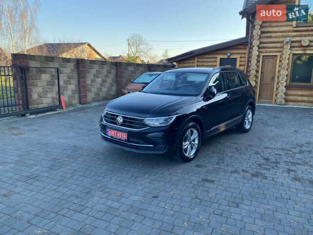 Черный Фольксваген Тигуан, объемом двигателя 1.97 л и пробегом 186 тыс. км за 29990 $, фото 1 на Automoto.ua