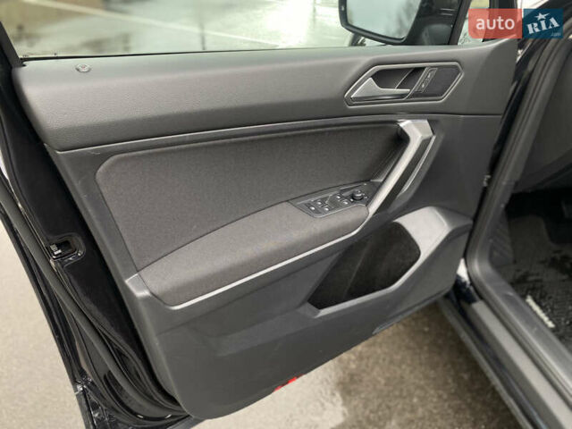 Чорний Фольксваген Тігуан, об'ємом двигуна 1.98 л та пробігом 44 тис. км за 19750 $, фото 18 на Automoto.ua