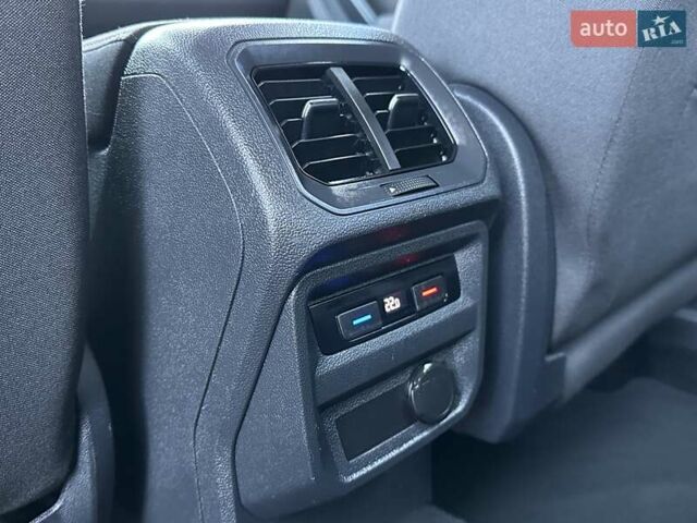 Черный Фольксваген Тигуан, объемом двигателя 2 л и пробегом 180 тыс. км за 29550 $, фото 82 на Automoto.ua