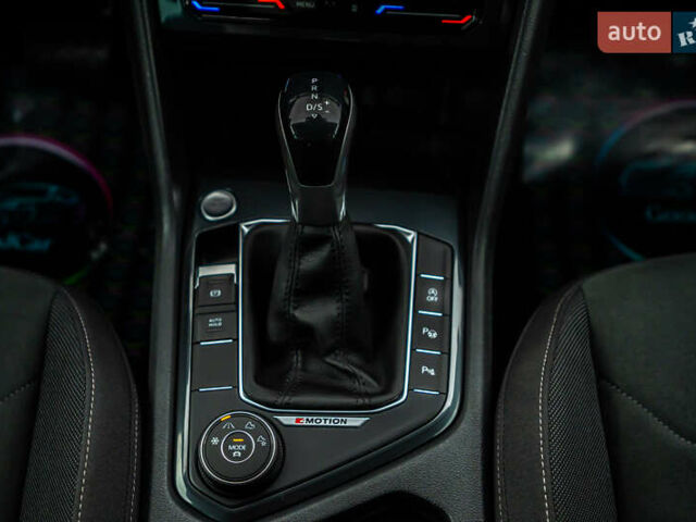 Чорний Фольксваген Тігуан, об'ємом двигуна 1.97 л та пробігом 186 тис. км за 33500 $, фото 70 на Automoto.ua