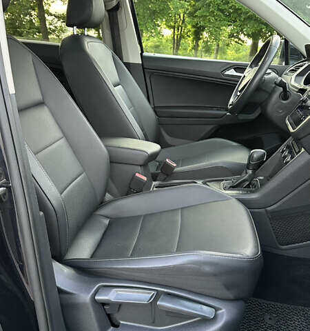 Черный Фольксваген Тигуан, объемом двигателя 2 л и пробегом 101 тыс. км за 22750 $, фото 10 на Automoto.ua