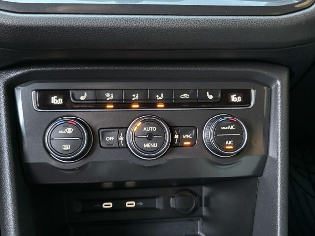 Чорний Фольксваген Тігуан, об'ємом двигуна 2 л та пробігом 213 тис. км за 16900 $, фото 6 на Automoto.ua