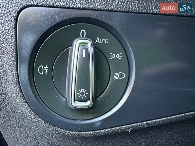 Черный Фольксваген Тигуан, объемом двигателя 2 л и пробегом 180 тыс. км за 29550 $, фото 49 на Automoto.ua