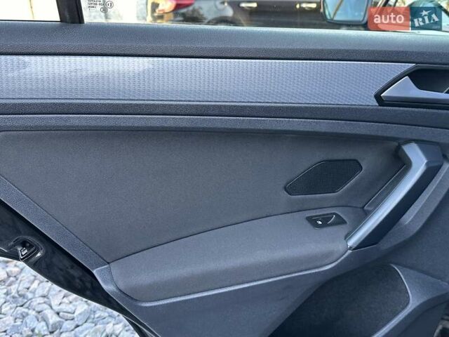 Черный Фольксваген Тигуан, объемом двигателя 2 л и пробегом 180 тыс. км за 29550 $, фото 77 на Automoto.ua