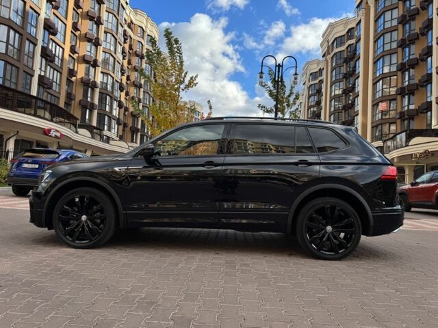 Чорний Фольксваген Тігуан, об'ємом двигуна 2 л та пробігом 123 тис. км за 22000 $, фото 7 на Automoto.ua