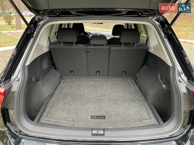 Чорний Фольксваген Тігуан, об'ємом двигуна 1.98 л та пробігом 44 тис. км за 18200 $, фото 36 на Automoto.ua