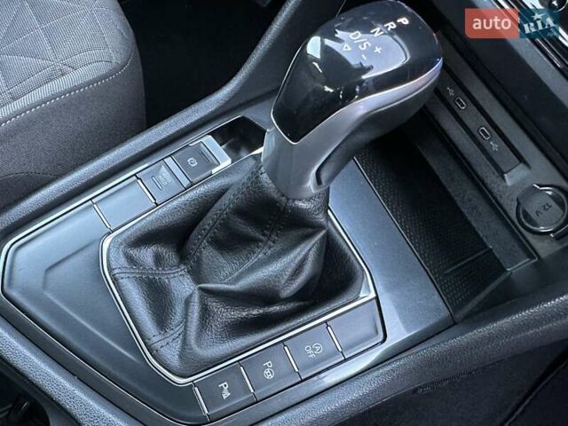 Черный Фольксваген Тигуан, объемом двигателя 2 л и пробегом 180 тыс. км за 29550 $, фото 97 на Automoto.ua