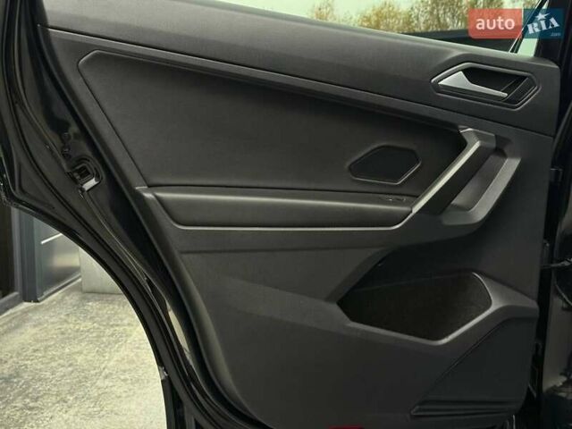 Черный Фольксваген Тигуан, объемом двигателя 1.98 л и пробегом 90 тыс. км за 21500 $, фото 49 на Automoto.ua