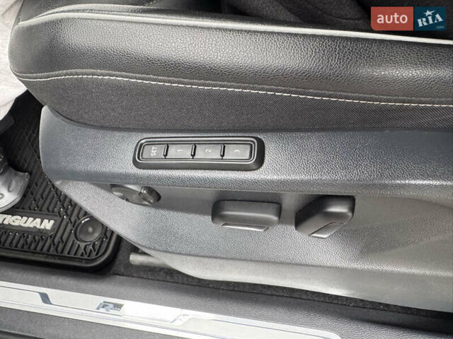 Черный Фольксваген Тигуан, объемом двигателя 1.98 л и пробегом 126 тыс. км за 24500 $, фото 10 на Automoto.ua