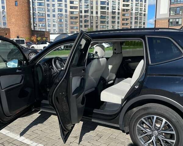 Черный Фольксваген Тигуан, объемом двигателя 2 л и пробегом 49 тыс. км за 20300 $, фото 6 на Automoto.ua