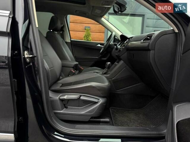 Черный Фольксваген Тигуан, объемом двигателя 1.98 л и пробегом 90 тыс. км за 21500 $, фото 71 на Automoto.ua