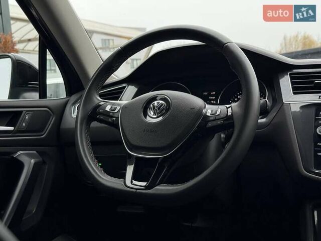 Черный Фольксваген Тигуан, объемом двигателя 1.98 л и пробегом 90 тыс. км за 21500 $, фото 58 на Automoto.ua