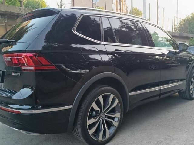 Черный Фольксваген Тигуан, объемом двигателя 0 л и пробегом 72 тыс. км за 14700 $, фото 6 на Automoto.ua