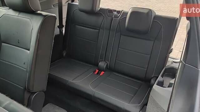 Чорний Фольксваген Тігуан, об'ємом двигуна 2 л та пробігом 123 тис. км за 22500 $, фото 19 на Automoto.ua