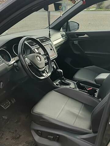 Чорний Фольксваген Тігуан, об'ємом двигуна 2 л та пробігом 123 тис. км за 22500 $, фото 24 на Automoto.ua