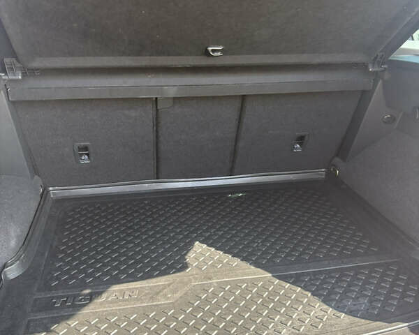 Черный Фольксваген Тигуан, объемом двигателя 2 л и пробегом 114 тыс. км за 34200 $, фото 7 на Automoto.ua