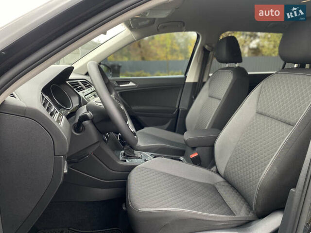 Чорний Фольксваген Тігуан, об'ємом двигуна 1.98 л та пробігом 44 тис. км за 19750 $, фото 20 на Automoto.ua