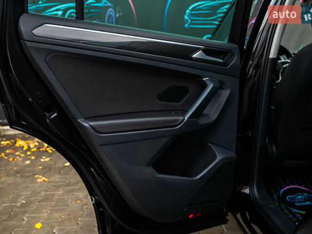 Чорний Фольксваген Тігуан, об'ємом двигуна 1.97 л та пробігом 186 тис. км за 33500 $, фото 50 на Automoto.ua