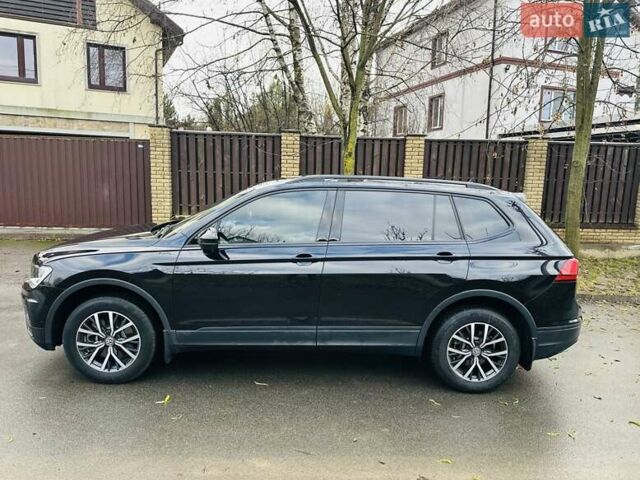 Черный Фольксваген Тигуан, объемом двигателя 2 л и пробегом 40 тыс. км за 17999 $, фото 12 на Automoto.ua