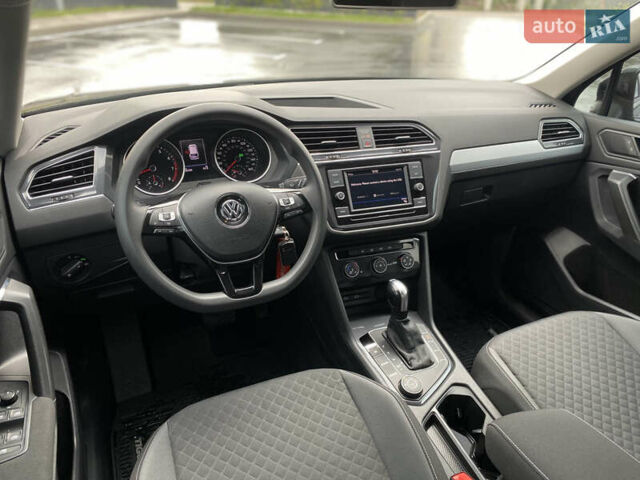Чорний Фольксваген Тігуан, об'ємом двигуна 1.98 л та пробігом 44 тис. км за 19750 $, фото 25 на Automoto.ua