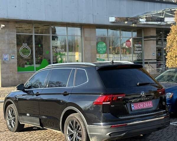 Черный Фольксваген Тигуан, объемом двигателя 2 л и пробегом 68 тыс. км за 24100 $, фото 4 на Automoto.ua