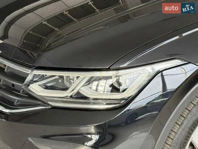 Черный Фольксваген Тигуан, объемом двигателя 2 л и пробегом 56 тыс. км за 33990 $, фото 8 на Automoto.ua