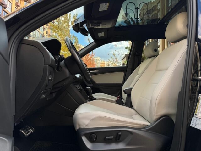 Чорний Фольксваген Тігуан, об'ємом двигуна 2 л та пробігом 123 тис. км за 22000 $, фото 10 на Automoto.ua