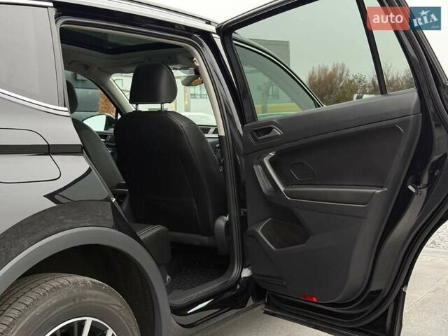 Черный Фольксваген Тигуан, объемом двигателя 1.98 л и пробегом 90 тыс. км за 21500 $, фото 62 на Automoto.ua