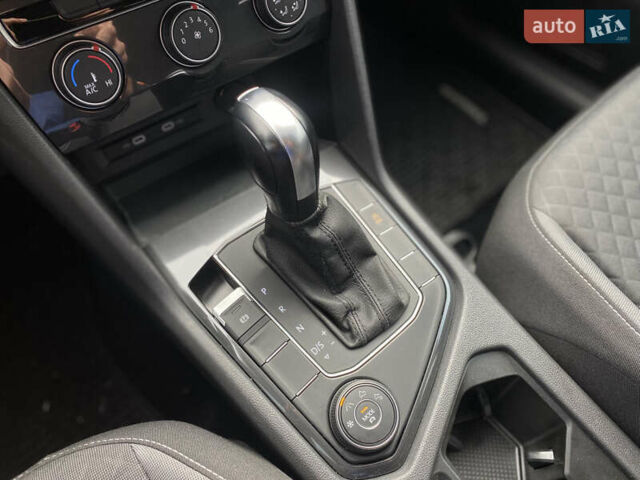 Чорний Фольксваген Тігуан, об'ємом двигуна 1.98 л та пробігом 44 тис. км за 19750 $, фото 31 на Automoto.ua