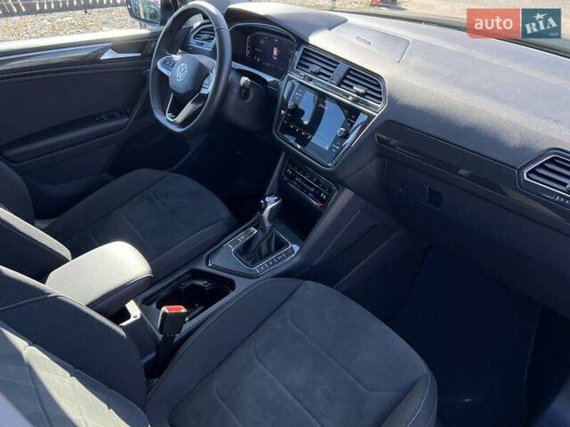 Чорний Фольксваген Тігуан, об'ємом двигуна 1.97 л та пробігом 235 тис. км за 26588 $, фото 26 на Automoto.ua