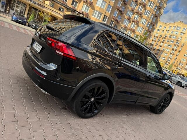 Чорний Фольксваген Тігуан, об'ємом двигуна 2 л та пробігом 123 тис. км за 22000 $, фото 5 на Automoto.ua