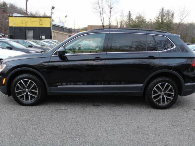 Черный Фольксваген Тигуан, объемом двигателя 2 л и пробегом 15 тыс. км за 17000 $, фото 4 на Automoto.ua