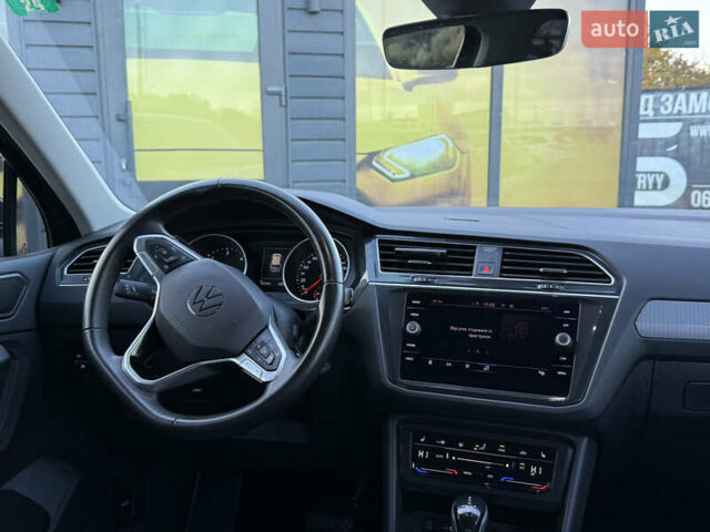 Черный Фольксваген Тигуан, объемом двигателя 2 л и пробегом 165 тыс. км за 29999 $, фото 39 на Automoto.ua