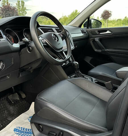 Черный Фольксваген Тигуан, объемом двигателя 2 л и пробегом 101 тыс. км за 22750 $, фото 14 на Automoto.ua