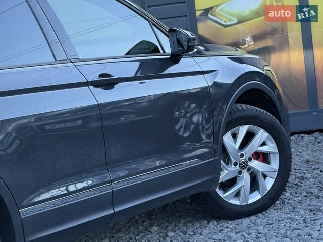 Черный Фольксваген Тигуан, объемом двигателя 2 л и пробегом 165 тыс. км за 29999 $, фото 28 на Automoto.ua