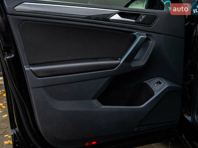 Чорний Фольксваген Тігуан, об'ємом двигуна 1.97 л та пробігом 186 тис. км за 33500 $, фото 47 на Automoto.ua